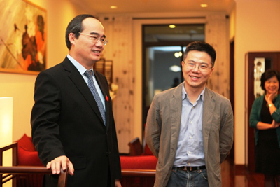 Cùng phó thủ tướng đến thăm căn hộ của giáo sư Ngô Bảo Châu