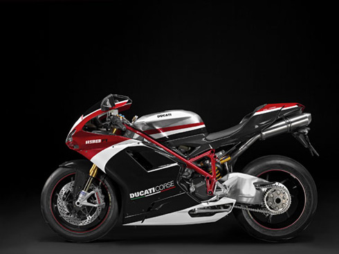 Siêu môtô Ducati 1198R Corse SE cập cảng Sài Gòn