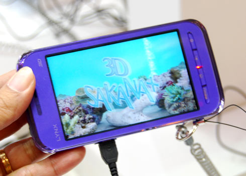 Hàng 'độc' điện thoại 3D tại triển lãm VN Telecomp 2010