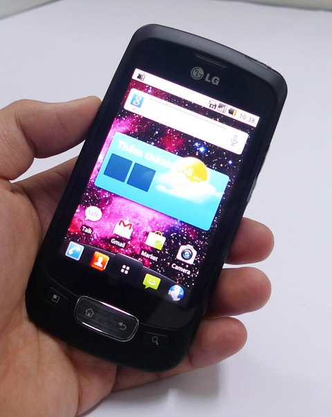 LG Optimus One: Cận cảnh "dế" Android Froyo