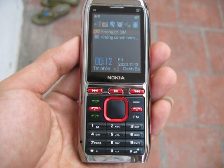Nokia N8 rởm 3 sim 3 sóng xuất hiện ở Việt Nam
