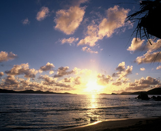 Hoàng hôn lãng mạn trên vịnh Caribbean