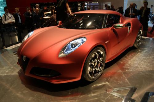 Alfa Romeo 4C Concept ra mắt vào năm 2012