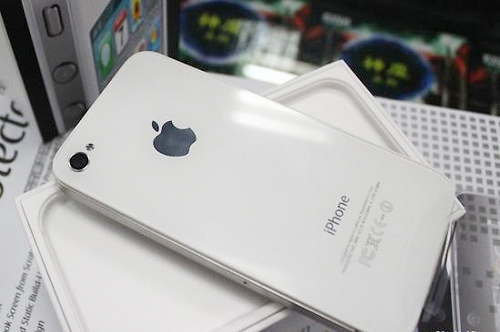 Apple đã sẵn sàng tung ra iPhone 4 màu trắng