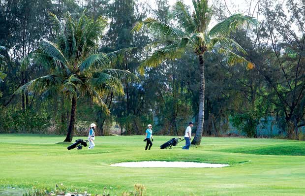 Đề xuất ba phương án quy hoạch sân golf