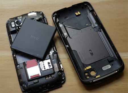HTC cho người dùng thoải mái 'nghịch' điện thoại Android