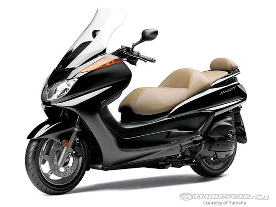 Yamaha giới thiệu hai mẫu scooter phiên bản 2012