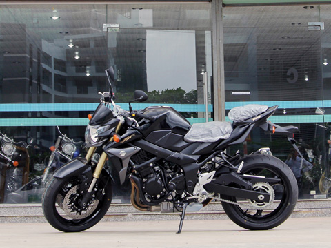 Suzuki GSR750 - đối thủ Yamaha FZ8 tại Việt Nam