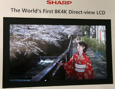 Sharp trình diễn TV 85 inch độ phân giải gấp 16 lần Full HD