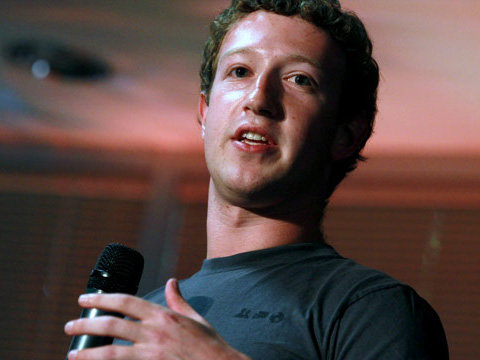 CEO Facebook vượt mặt 2 tỷ phú Google