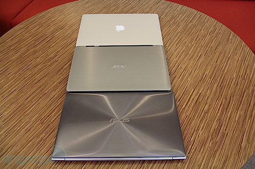 MacBook Air 'đọ dáng' với hai siêu mẫu ultrabook