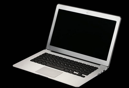 MacBook Air 'nhái' đẹp không thua hàng thật