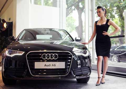 Audi A6 2.0T chính hãng có giá 2,2 tỷ đồng