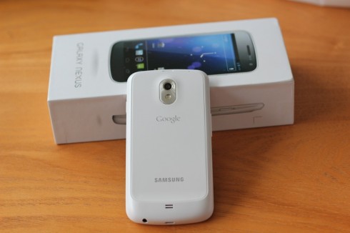 Galaxy Nexus trắng về VN giá 15,8 triệu đồng