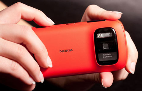 Smartphone 41 'chấm' của Nokia sẽ tích hợp Windows Phone