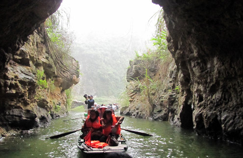 Những hang động kỳ ảo ở Ninh Bình