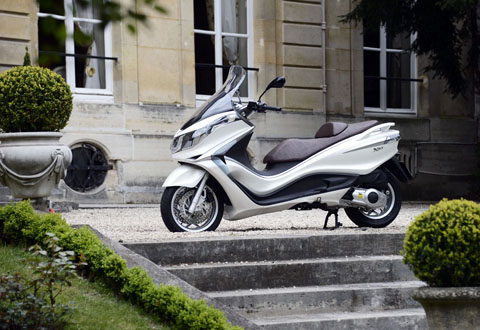 'Limousine' Piaggio X10 350i ở châu Âu