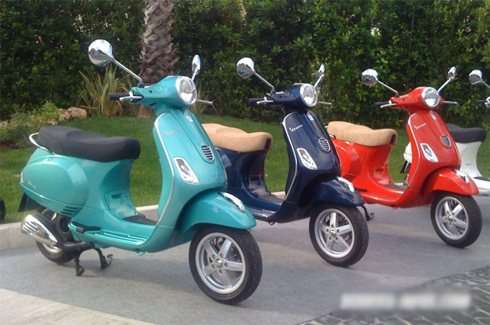 Vespa LX125 mới giá 4.700 USD