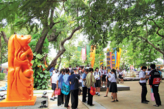 Chuẩn bị Wax Festival tại Ubon Rachathani