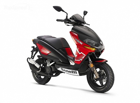 Benelli QuattronoveX - scooter phong cách thể thao