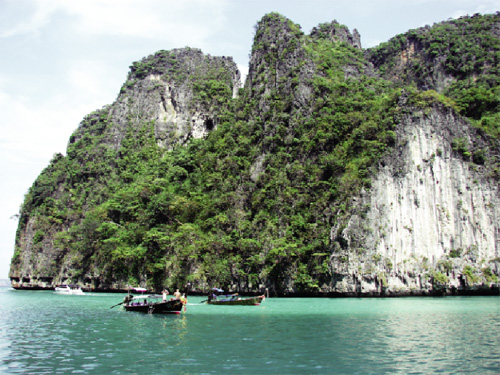 Phuket đi qua ngày... tận thế