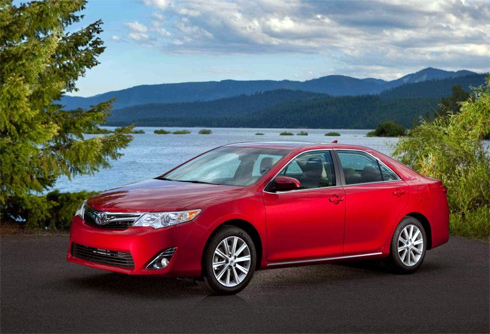 Toyota nâng cấp nội thất Camry 2013