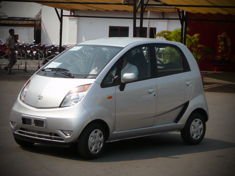 Xe nhỏ Tata Nano sẽ gây sốc với giá 150 triệu đồng?