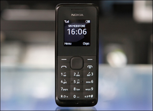 Đập hộp điện thoại Nokia rẻ nhất sản xuất tại Việt Nam