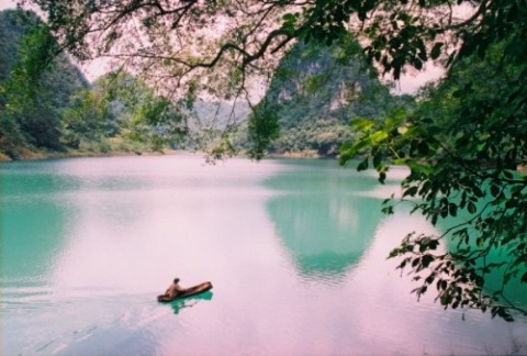 Thang Hen - hồ trên núi thơ mộng