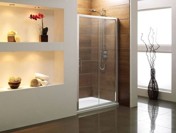 Bồn tắm đứng - giải pháp nới rộng không gian cho phòng tắm