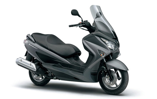 Suzuki Burgman 125 - phi thuyền trên phố