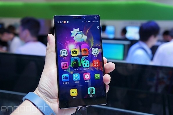 Lenovo tung smartphone bom tấn cạnh tranh LG G3