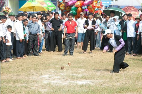 Lên Mộc Châu vui tết độc lập với người Mông