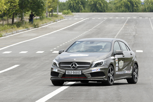 Mercedes A250 AMG - 'quý cô' nổi loạn