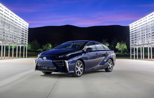 Toyota Mirai - xe tương lai giá 60.300 USD