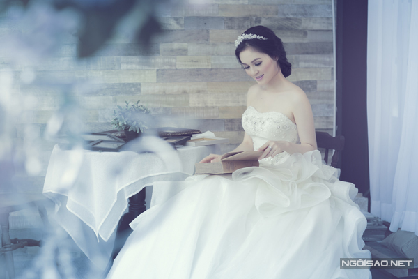 Hye Trần diện váy cưới đẹp như công chúa