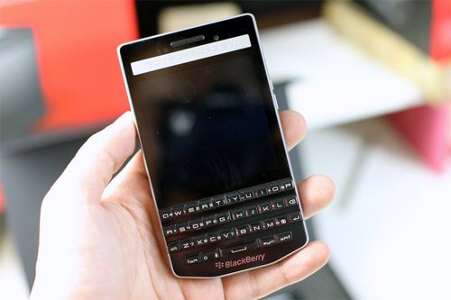 BlackBerry P'9983 có giá chính hãng 50 triệu đồng