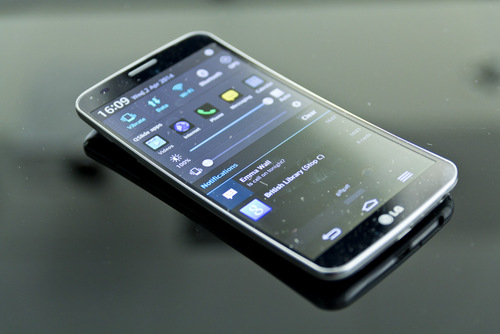 Smartphone màn hình cong của LG sẽ ra mắt tại CES 2015