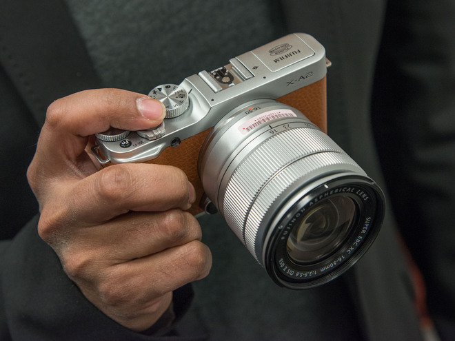 Fujifilm X-A2 - máy mirrorless chuyên chụp selfie