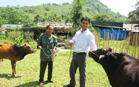 Thủ lĩnh “lãnh nợ” để gỡ khó cho nông dân