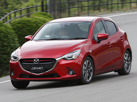 Tháng 7, Mazda2 Skyactiv về Việt Nam