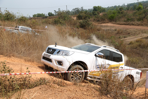 Nissan Navara - bán tải cho đàn ông