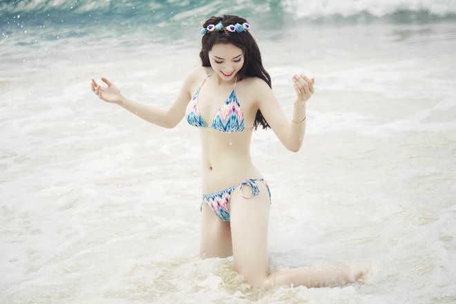 Kỳ Duyên khoe đường cong với bikini