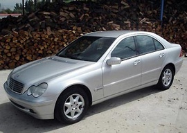 Cần bán xe Mercedes C200 đời 2001