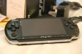 PSP Black Piano 3006 V.6.2 - xách tay nguyên hộp mới 100%