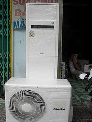 Thanh lý máy lạnh tủ đứng alaska 2.5hp hàng malai