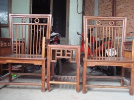 Cần bán cặp ghế kiểu cổ điển, 100% gỗ hương, thích hợp cho nhà có phòng khách rộng