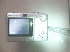 Bán máy ảnh KTS Sony W30, thẻ nhớ 2G, 6.0 Mega Pixels, giá 1tr8.