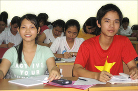 Học sinh tại Trung tâm Luỵên thi QSC-45