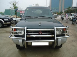 Bán xe Mitsubishi Pajero máy 3.0, 2cầu, màu ghi, sản xuất 2002